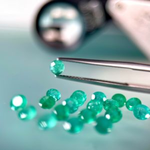 Natural Emeralds by piece ~ 0.24 ct / ⌀ 4 mm - RARE