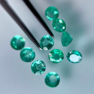 Natural Emeralds by piece ~ 0.27 ct / ⌀ 4,2 mm - RARE