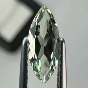 Green Beryl 0.69 ct - Brilliance and refinement