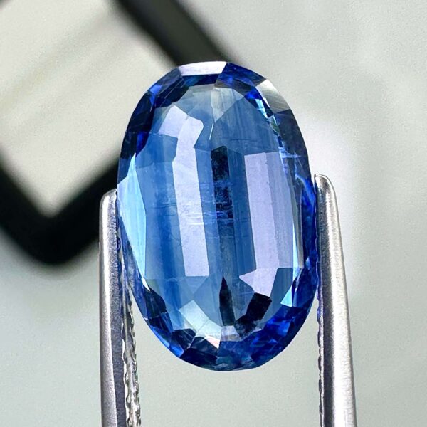 This 3.34 carat Kyanite is a rare gemstone with a vibrant blue color. Natural and untreated, it has beautiful clarity and is an ideal size for creating high-end jewelry. Originating from Nepal, this rare gemstone is perfect for collectors and designers looking for a unique gemstone.