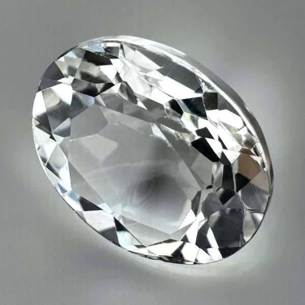 Buy Colorless Topaz 4,48 ct - Online gemstones shopping