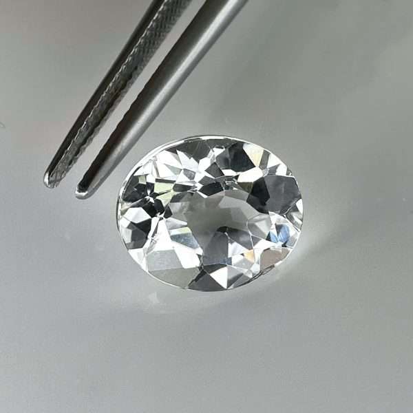 Buy Colorless Topaz 4,48 ct - Online gemstones shopping