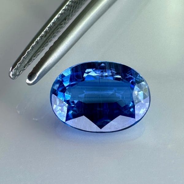 The 2.33 carat Blue Kyanite, a natural gemstone with a uniform and vibrant blue, ideal for creating exceptional jewelry. This rare gemstone, originating from Nepal, has a beautiful clarity.