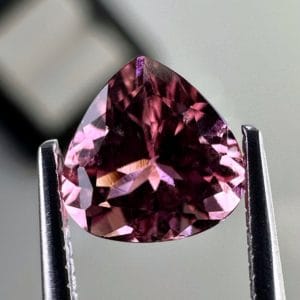 Tourmaline naturelle rose de 0,65 carat - 5,9 x 5,9 mm - Pierre précieuse rare