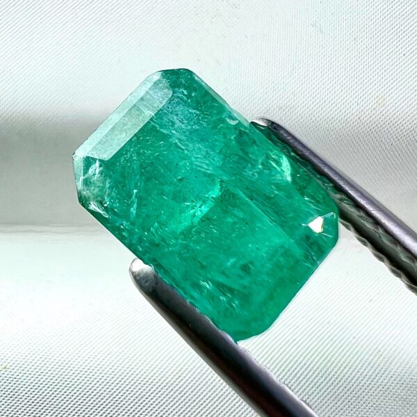 Natural Emerald 2.01 ct – 8.7 x 6.2 mm - Certified