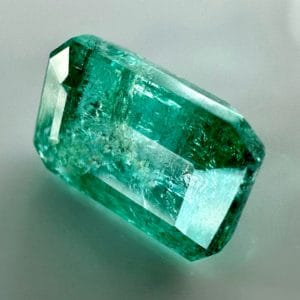 Natural Emerald 2.34 ct - 9.3 x 6.2 mm - Green color, very slightly bluish