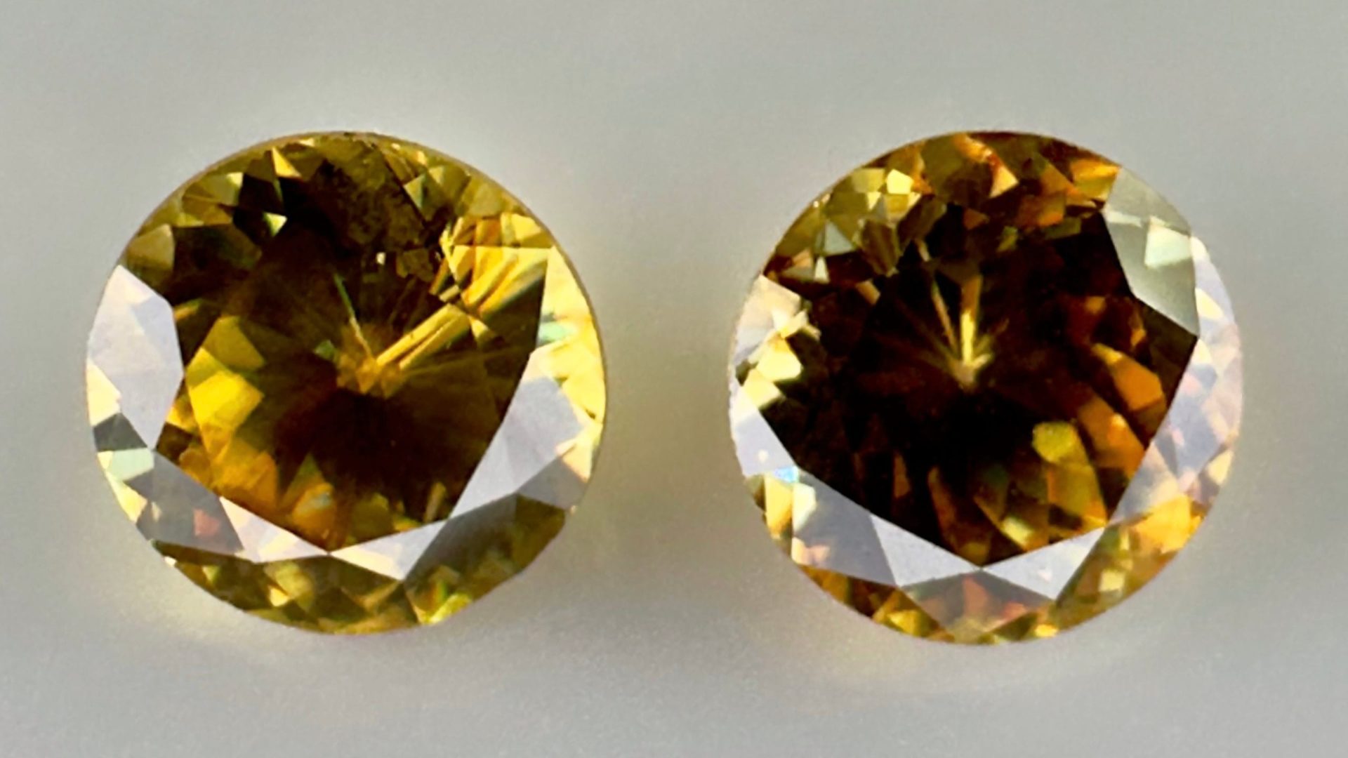 Sphene pair