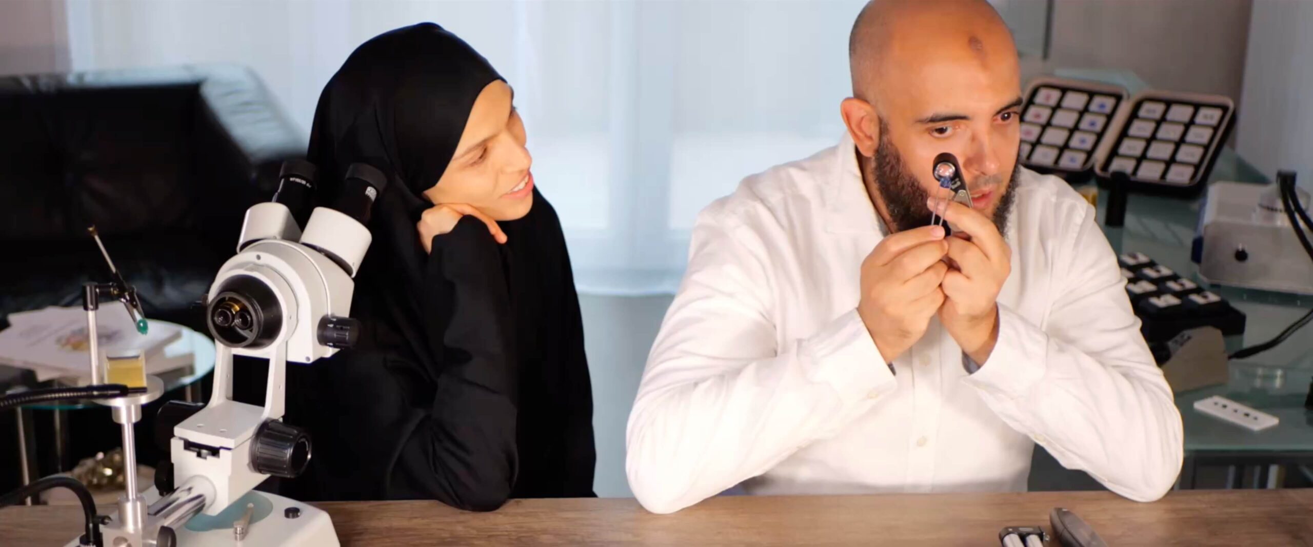 دراسة الأحجار الكريمة 2 scaled